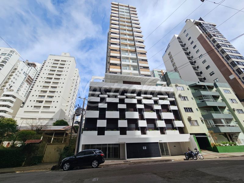 Apartamento para alugar com 1 dormitório, 1 vaga de garagem e 1m² de área privativa no bairro Centro