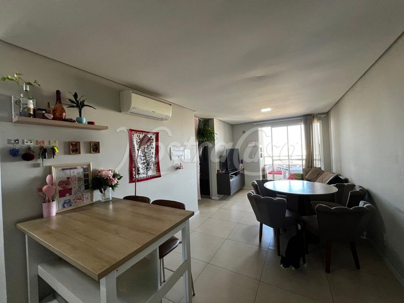 Apartamento à venda com 2 dormitórios, 1 banheiro, 1 vaga de garagem e 65m² de área privativa no bairro Presidente Médici